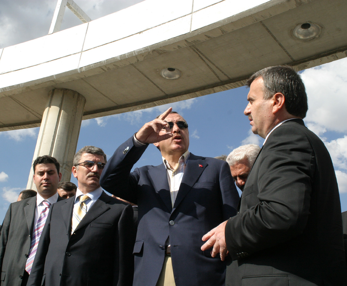 BAŞBAKAN : KONYA MODEL KENTTİR