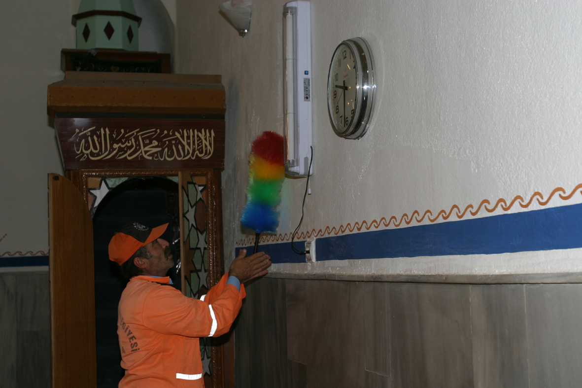Büyükşehir İbadethanelerde Genel Temizlik Yapıyor