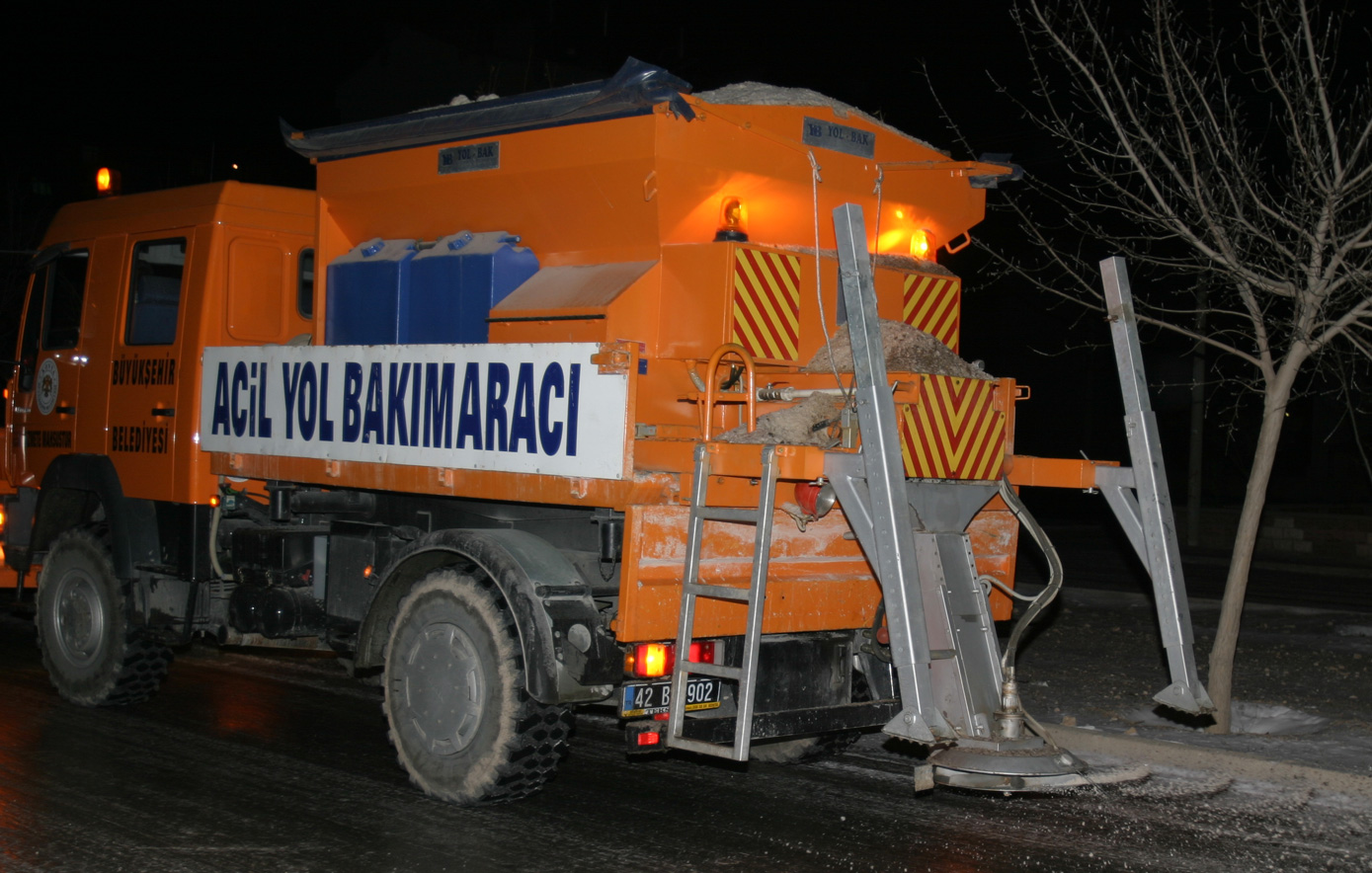 Fen İşlerinden Tuzlama Çalışmaları