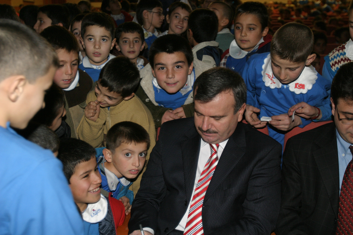 42 Günde 42 Bin Öğrenciye Seminer