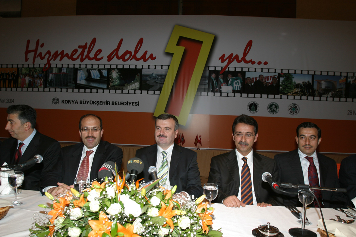 Hizmetle Dolu 1 Yıl