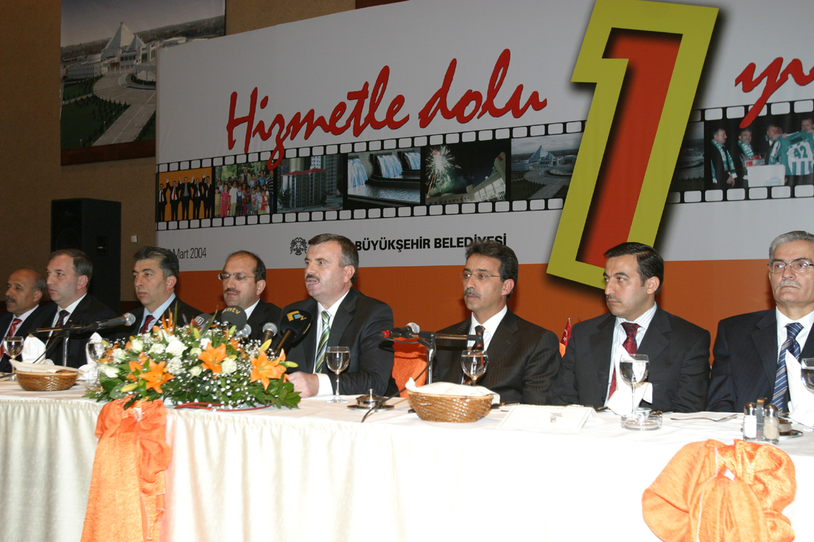 Hizmetle Dolu 1 Yıl