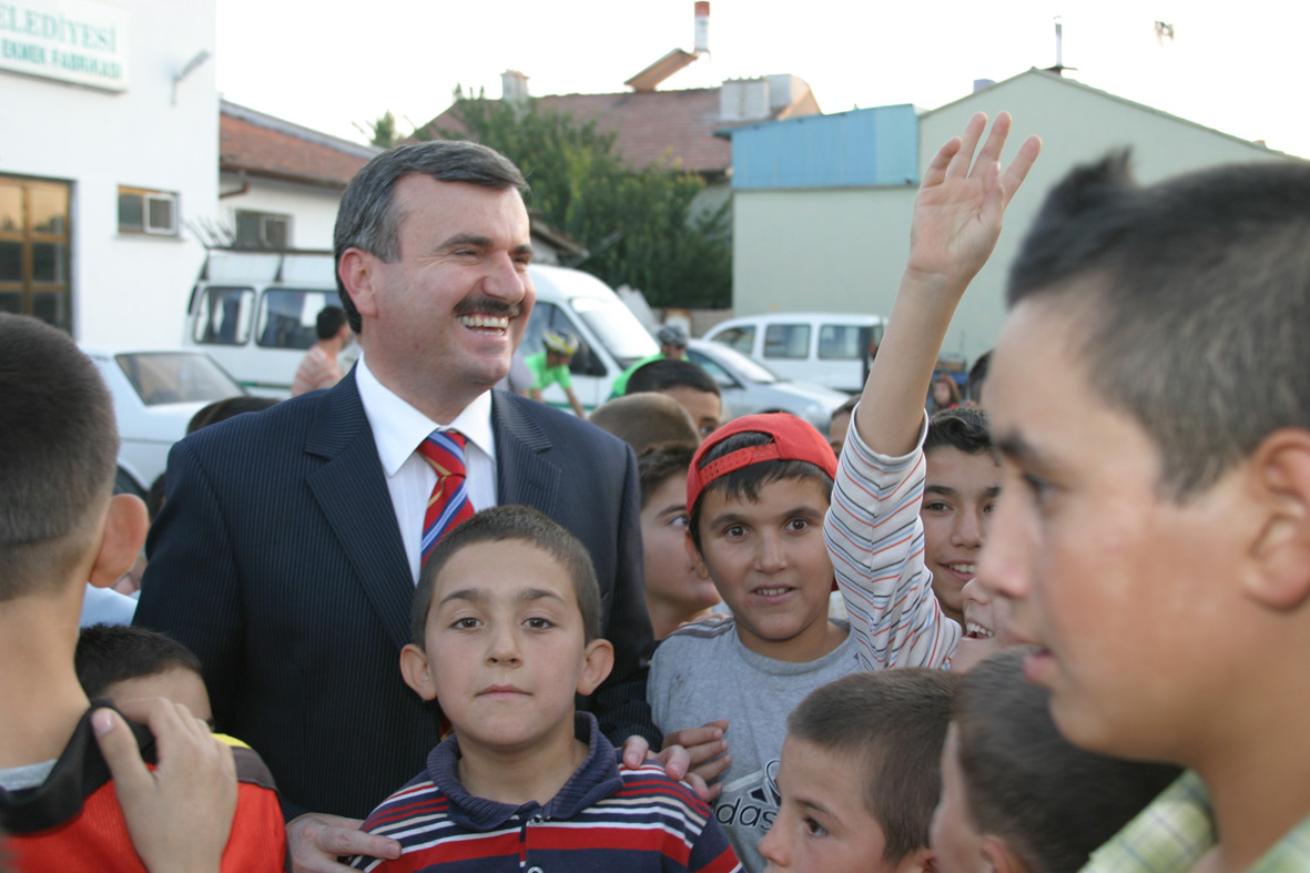 Bisikletciler Büyükşehir Belediyesi Başkanlık Kupası İçin Yarıştı