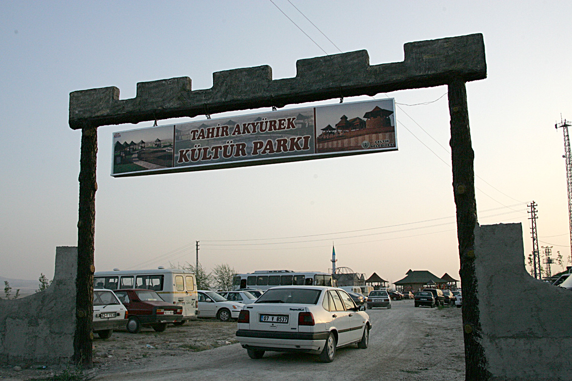 Çeltik'te 'Tahir Akyürek Kültür Parkı'