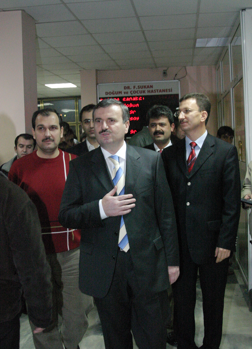 Başkan Akyürek 2006 Yılının İlk Bebeğini Hastanede Ziyaret Etti