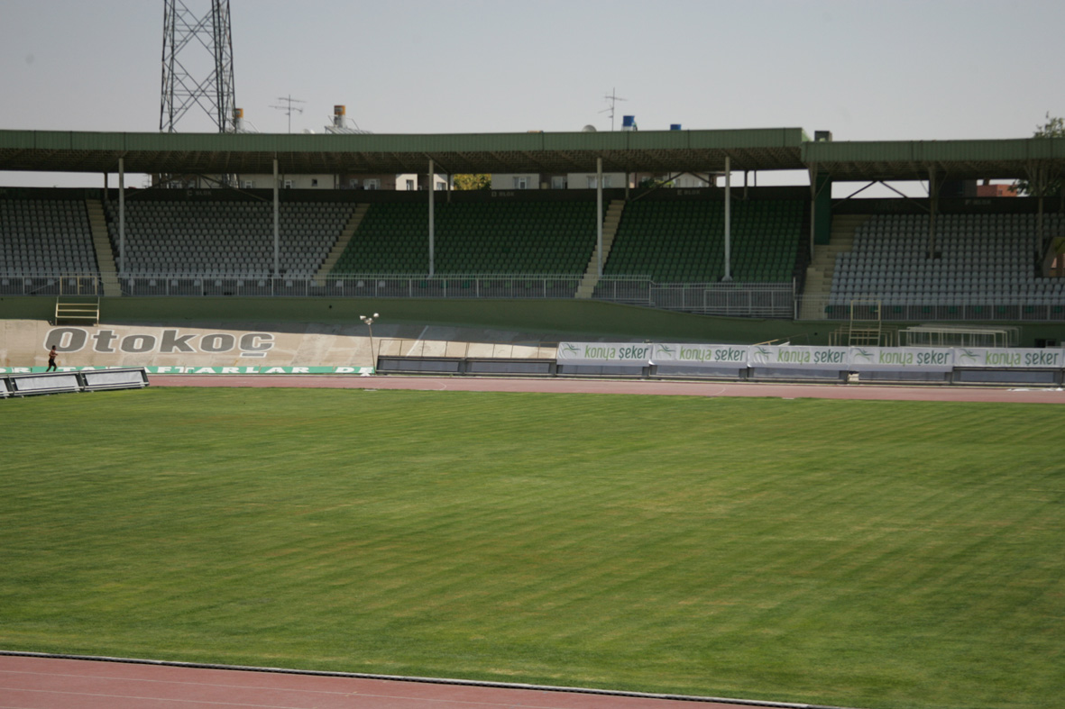 Büyükşehir Atatürk Stadyumu'nu Yeniledi
