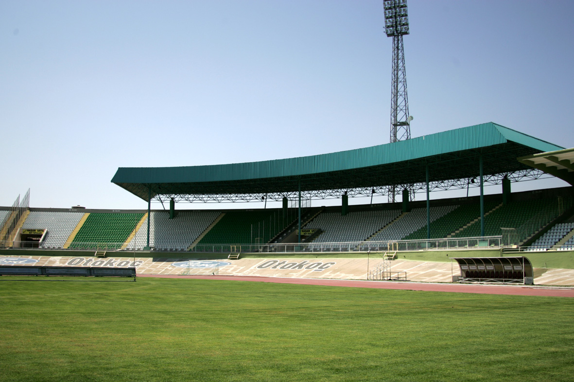 Büyükşehir Atatürk Stadyumu'nu Yeniledi