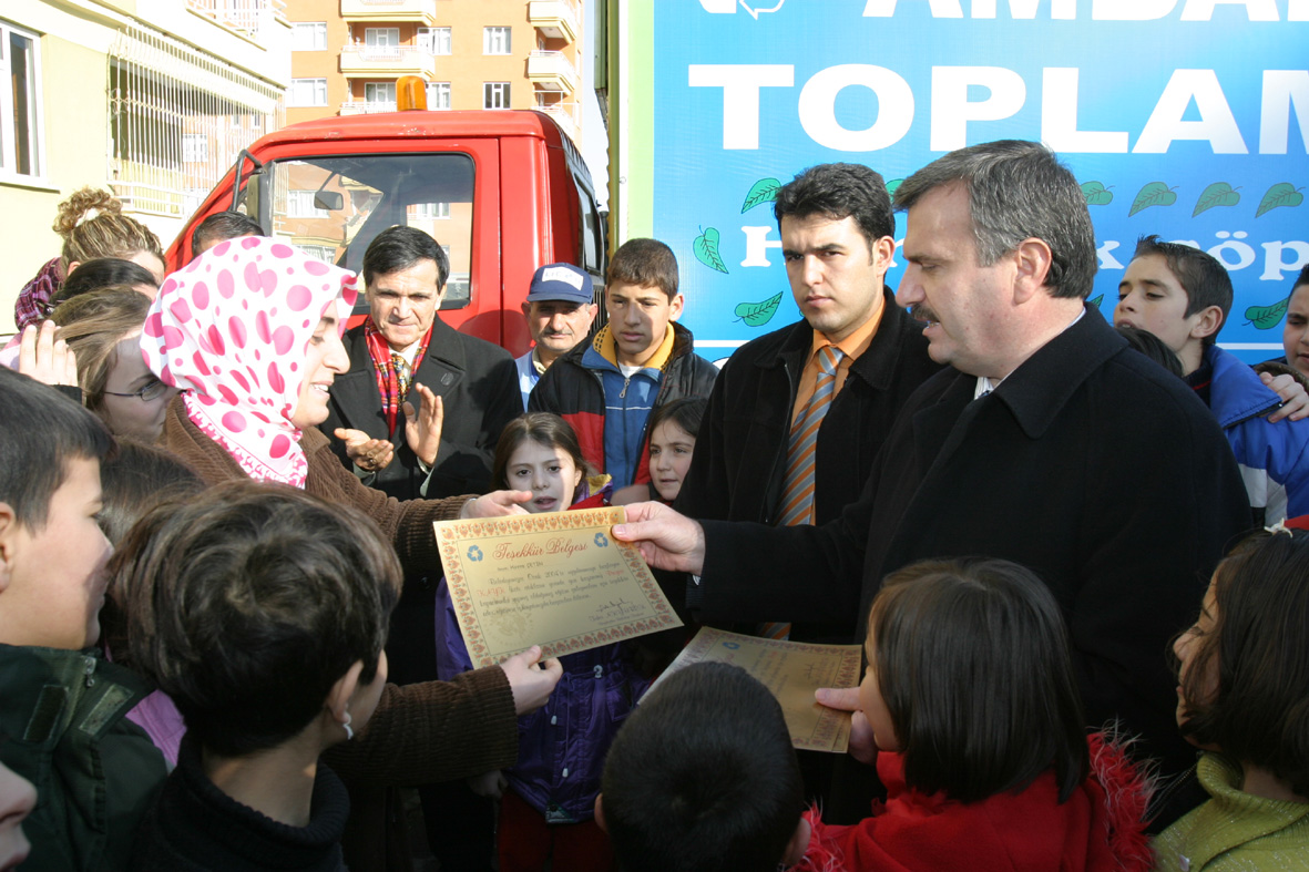 Çöplerin Kaynağından Ayrı Toplanması Projesi Başladı