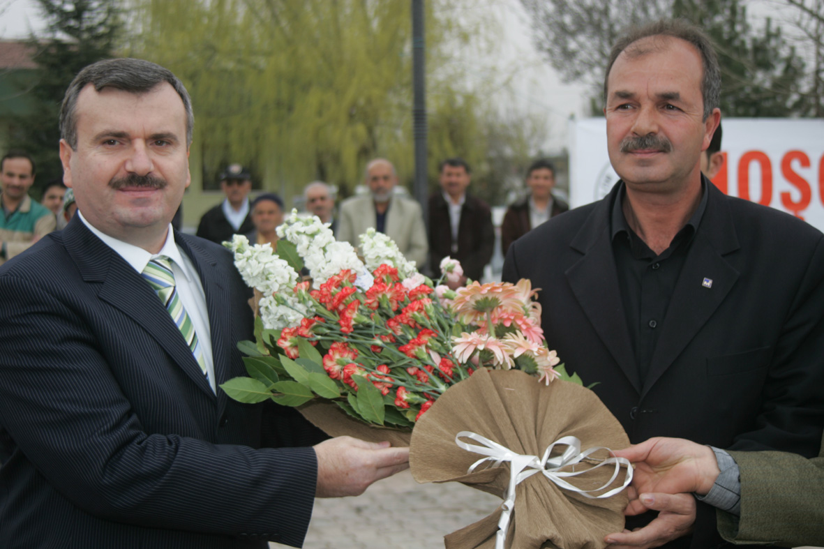 Park-Bahçeler 100 Bin Fidan Dağıtıyor