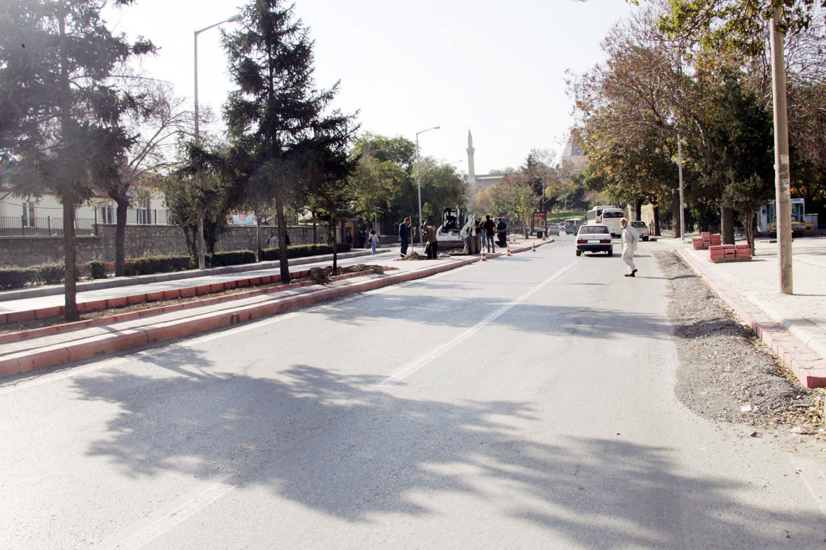 Rektörlük Önünde Kavşak Düzenlemesi Yapıldı