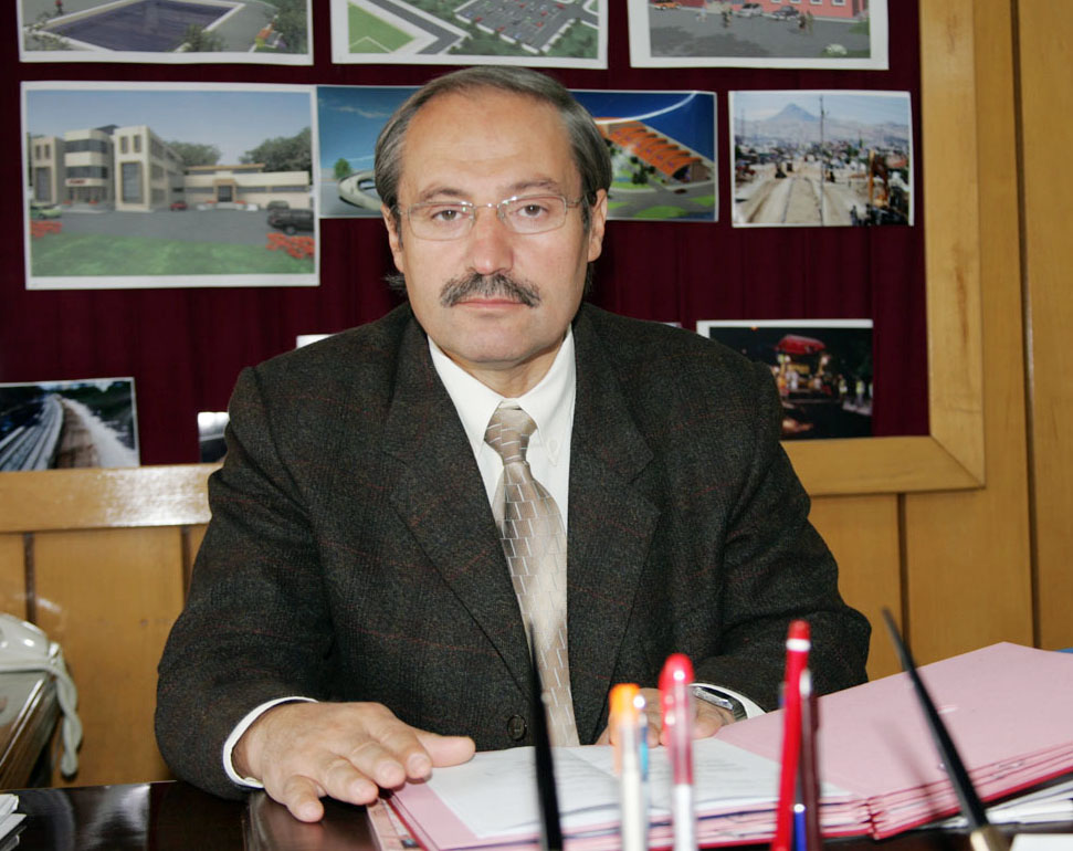 Rektörlük Önünde Kavşak Düzenlemesi Yapıldı