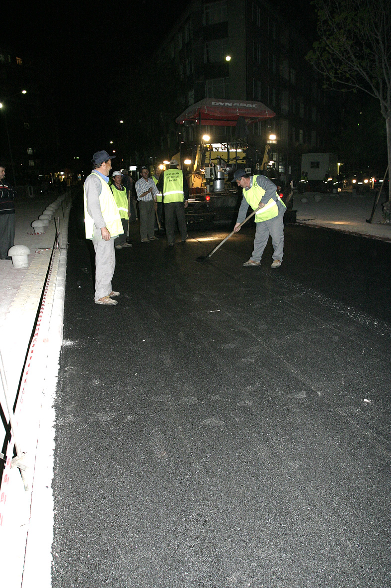 Büyükşehir Gece-Gündüz Çalışıyor