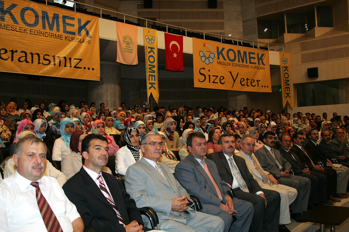 Geliştirme-Uyum ve Meslek Edindirme Kurslarından 347 Kişi Mezun Oldu