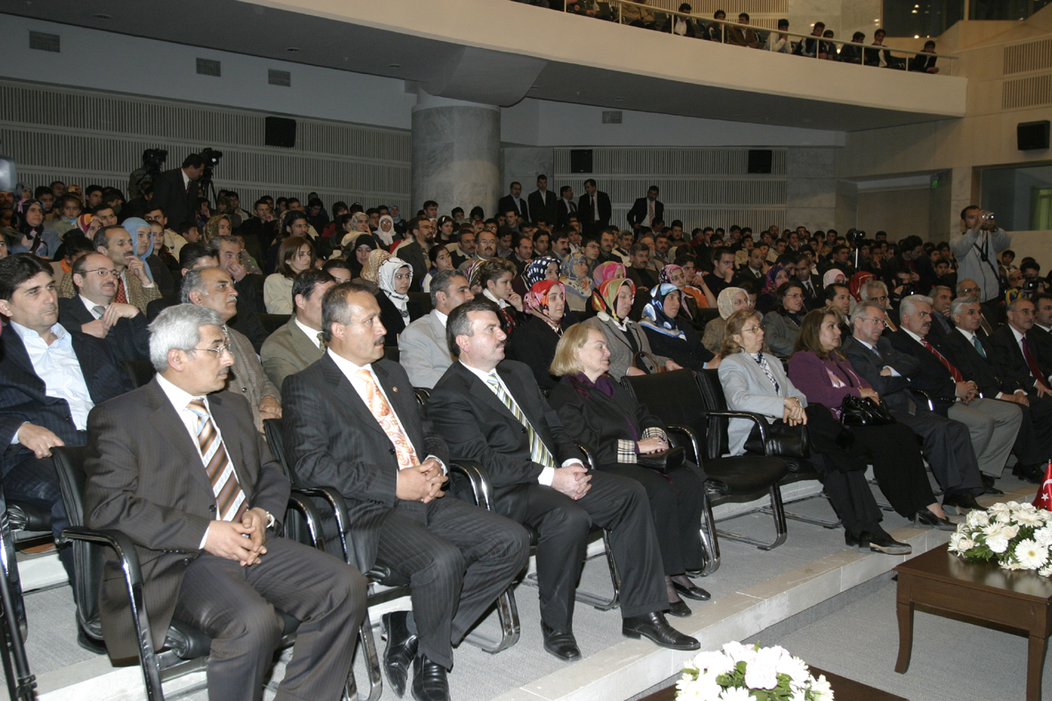 Devlet Bakanı Mehmet Aydın'ın Konferansı