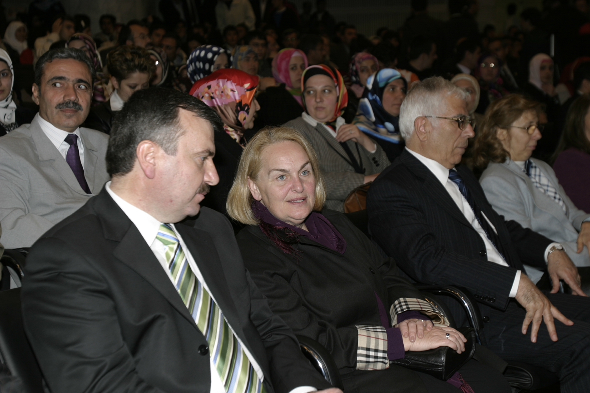 Devlet Bakanı Mehmet Aydın'ın Konferansı