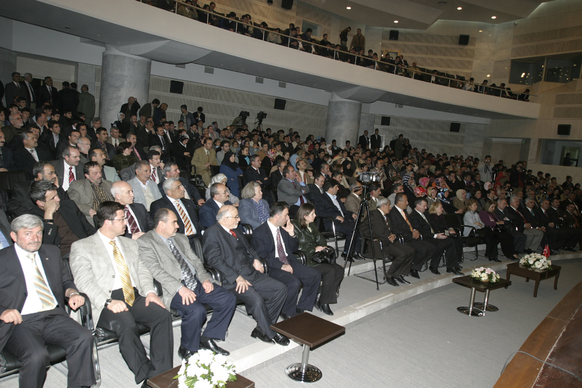 Devlet Bakanı Mehmet Aydın'ın Konferansı
