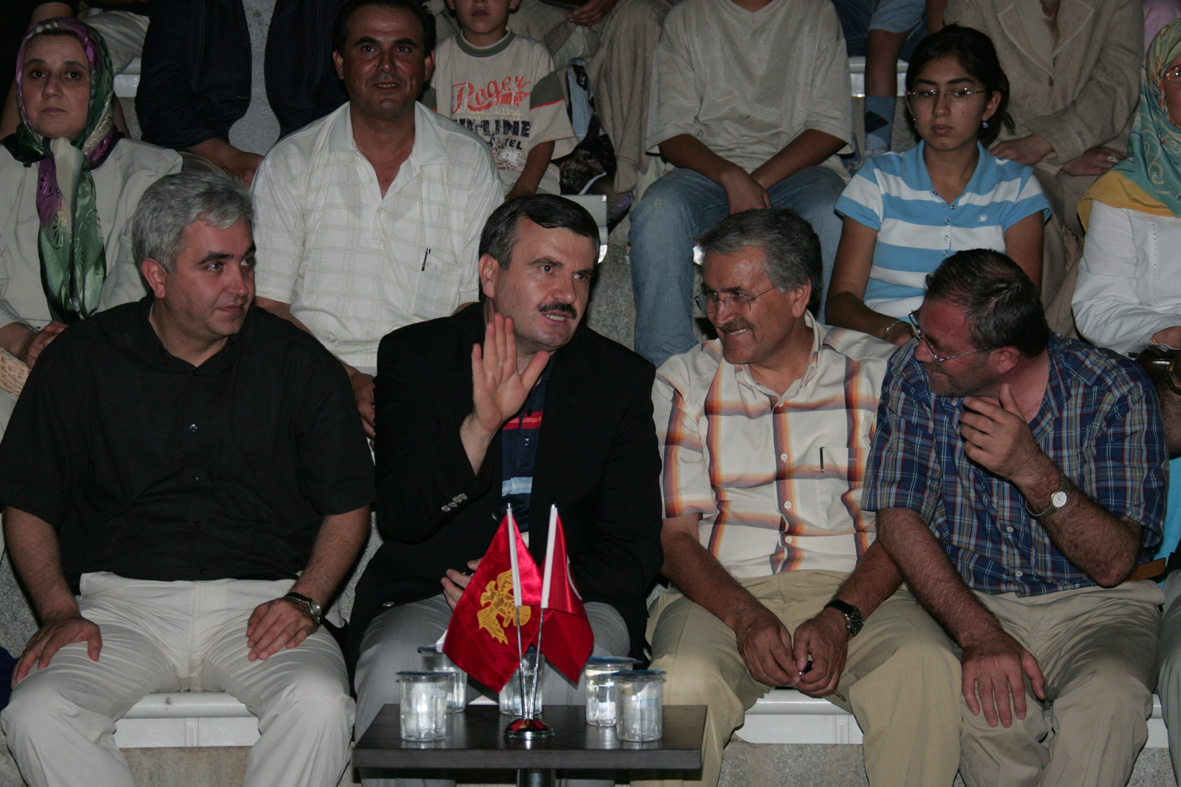Özcan Deniz'den Muhteşem Konser