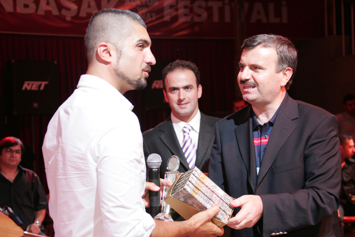 Özcan Deniz'den Muhteşem Konser