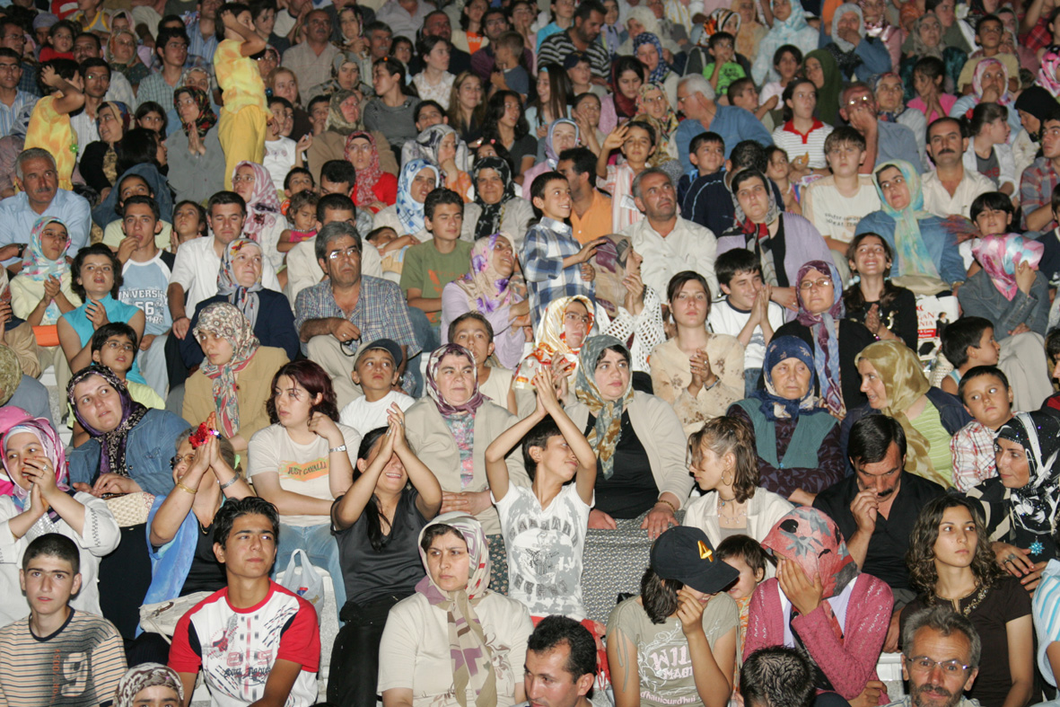 Altıbaşak Festivali Zara Konseriyle Devam Etti