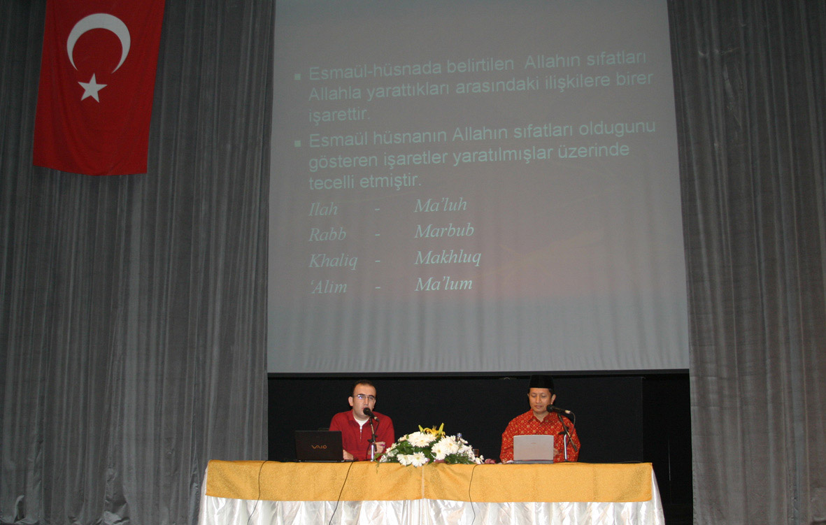 Endonezyalı Profesör Mevlana Sevgisini Anlattı