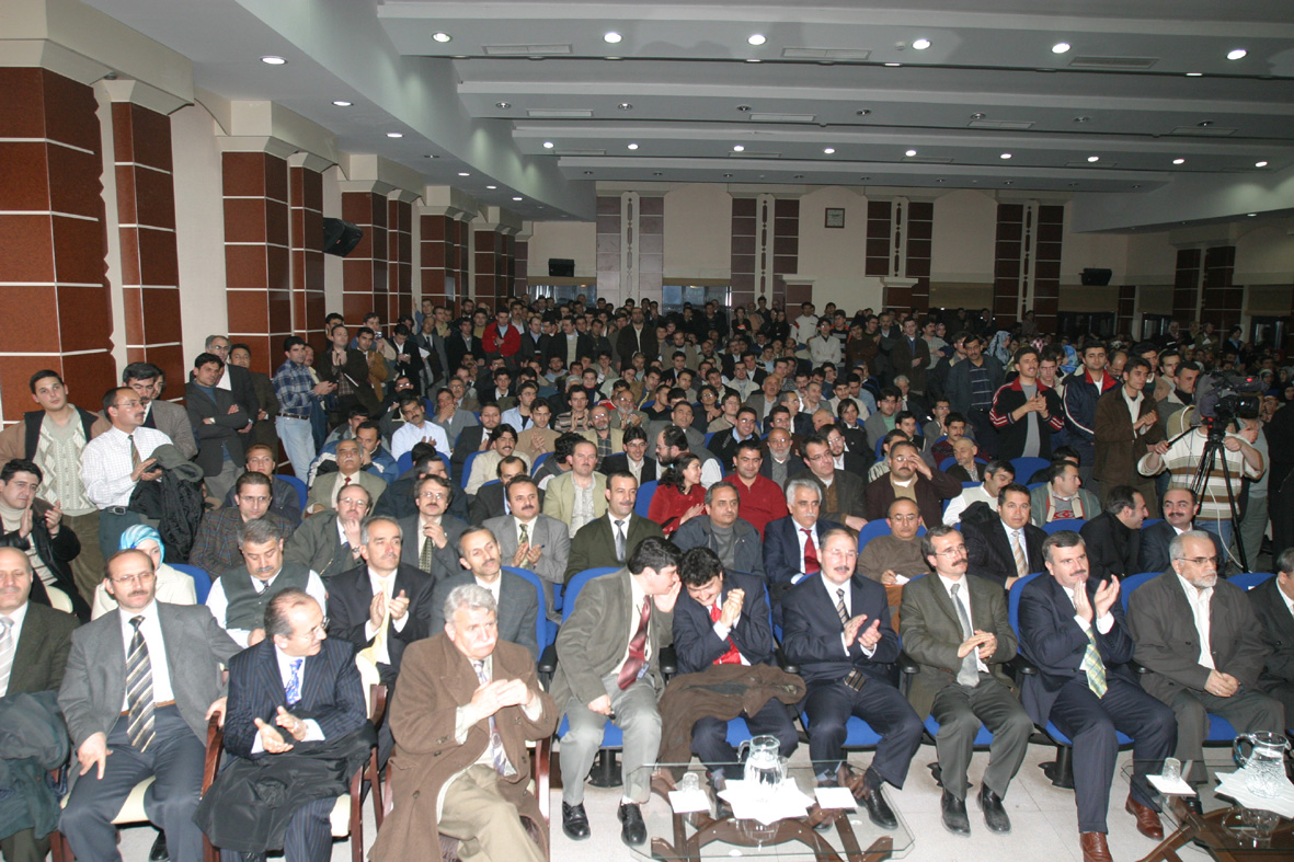 Seyyid Hüseyin Nasr : KONYA MANEVİYATIMIZIN BAŞKENTİDİR