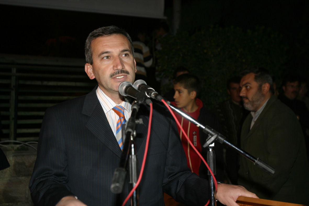 PAKİSTAN İÇİN EL ELE