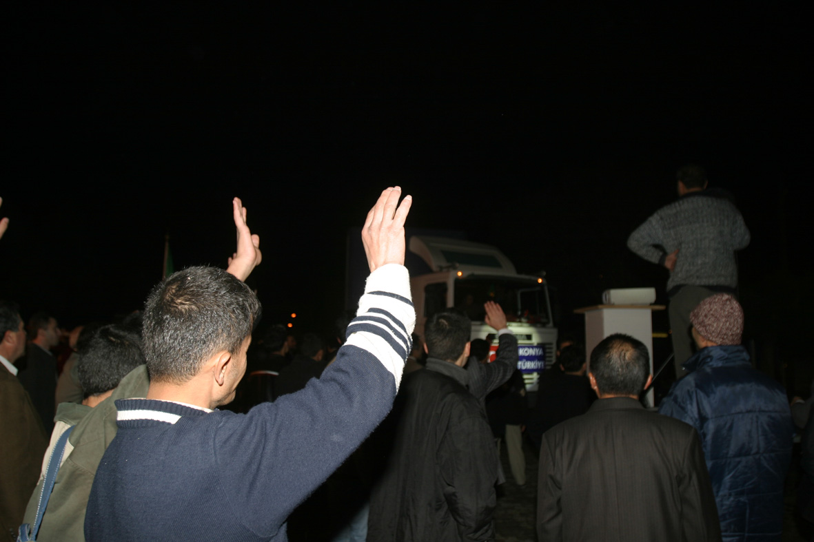 PAKİSTAN İÇİN EL ELE