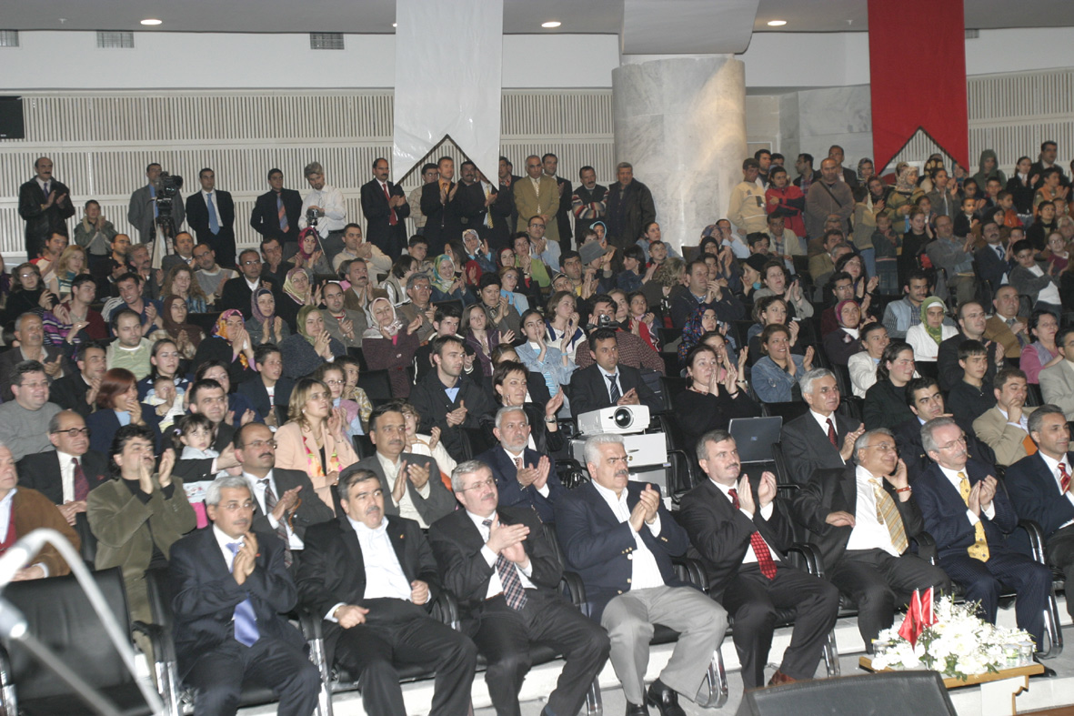 Tuluyhan Uğurlu Konseri