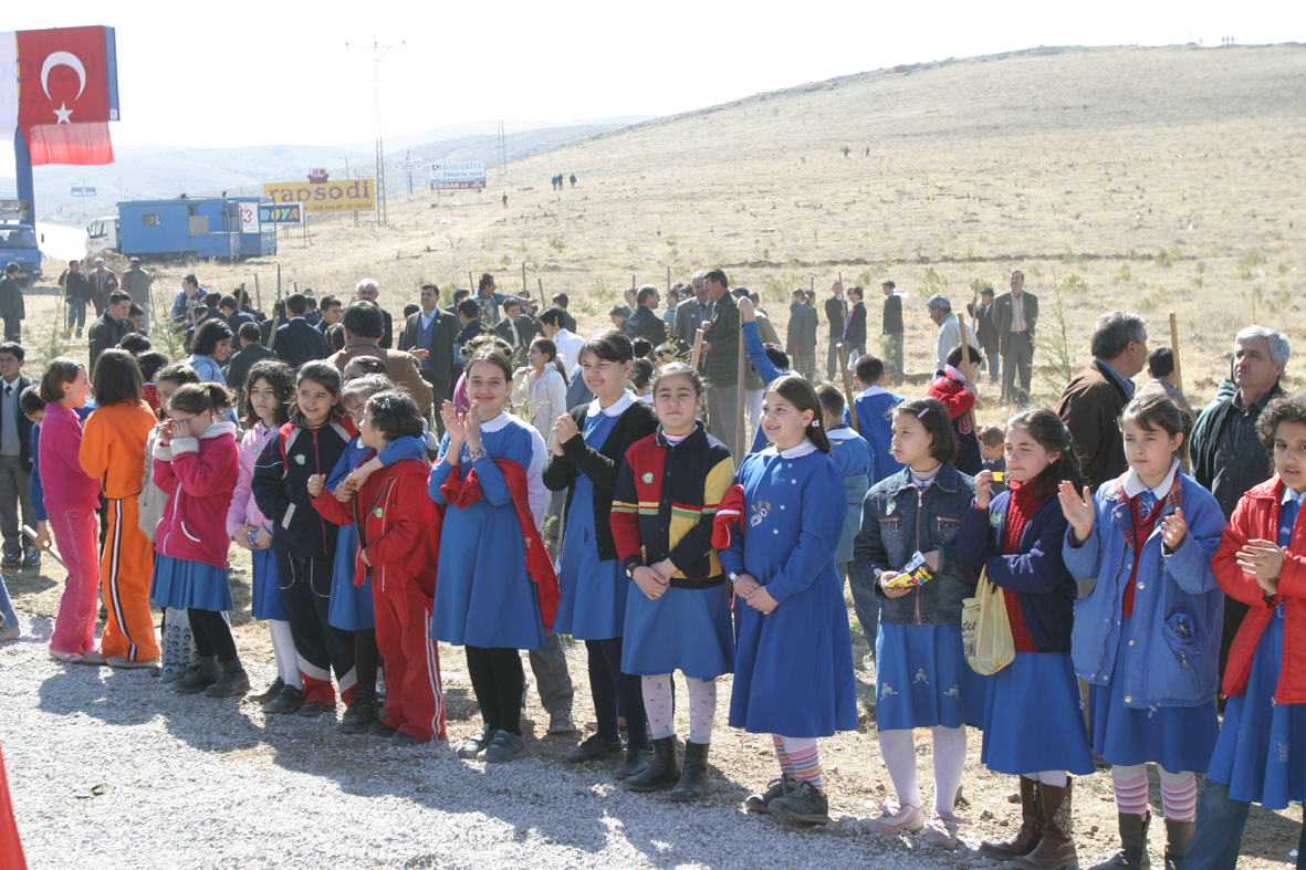 600.000 Ağaç Toprakla Buluştu