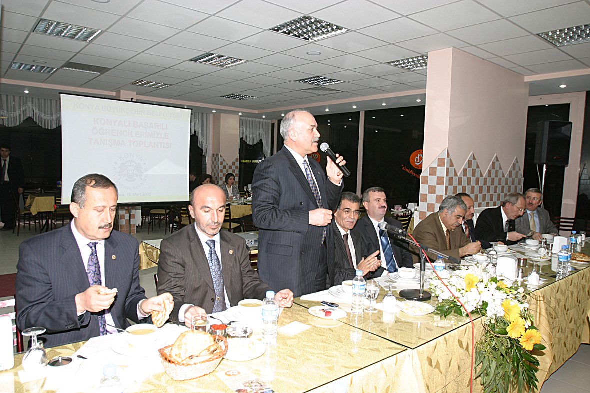 Başkan Akyürek Ankara'da Konyalı Öğrencilerle Buluştu
