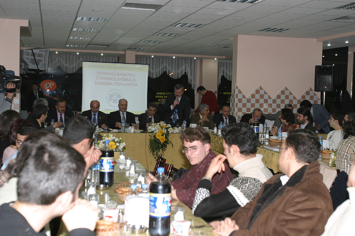 Başkan Akyürek Ankara'da Konyalı Öğrencilerle Buluştu