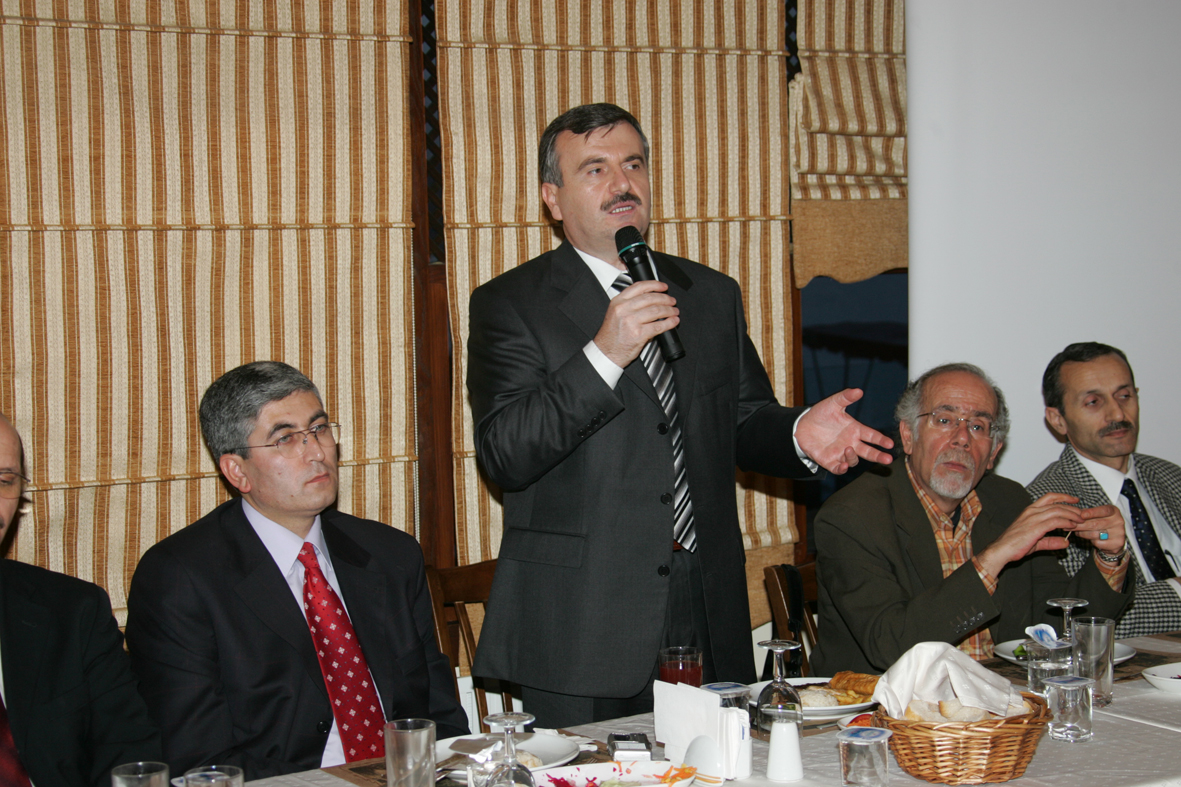 Başkan Akyürek İstanbul'da Konyalı Öğrencilerle Buluştu