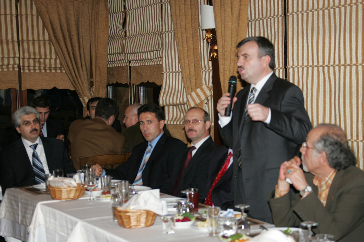 Başkan Akyürek İstanbul'da Konyalı Öğrencilerle Buluştu