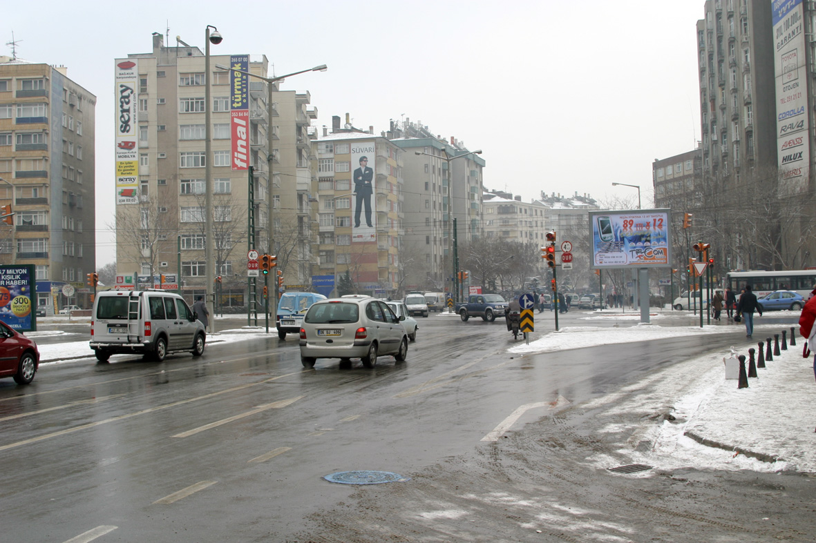 Sille Kavşağı'ndaki Trafik Sıkışıklığı Çözülüyor