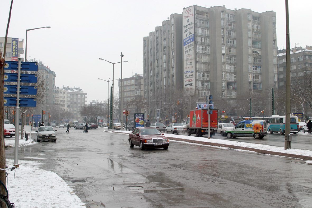 Sille Kavşağı'ndaki Trafik Sıkışıklığı Çözülüyor