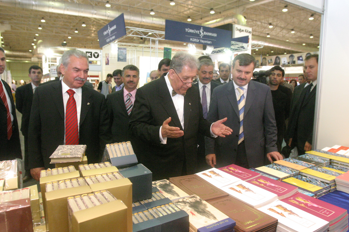 Konya'nın En Büyük Kitap Fuarı Açıldı