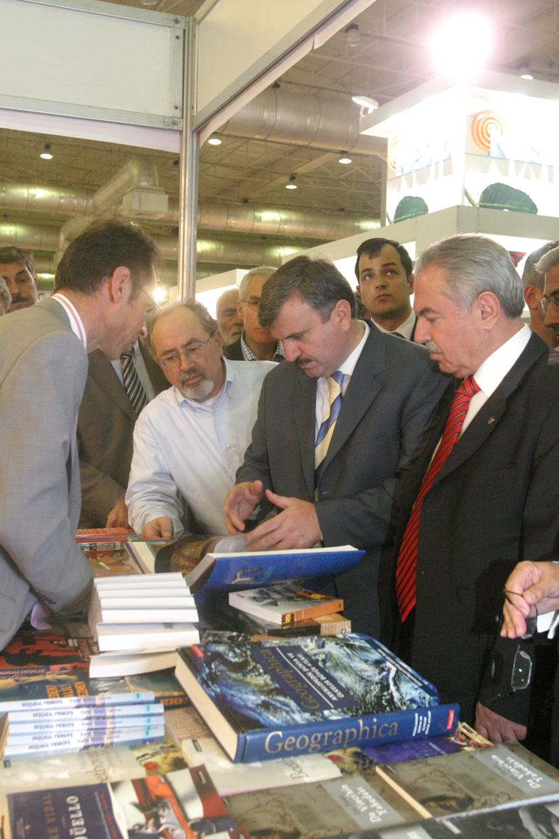 Konya'nın En Büyük Kitap Fuarı Açıldı