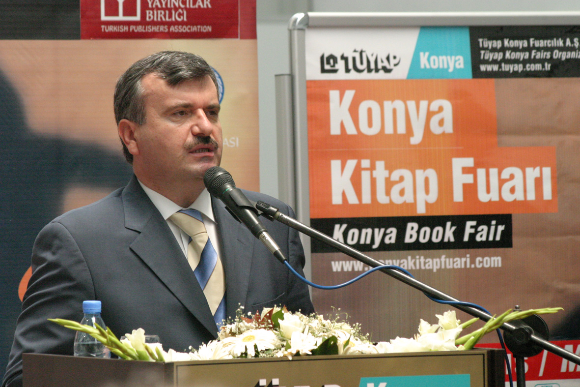 Konya'nın En Büyük Kitap Fuarı Açıldı