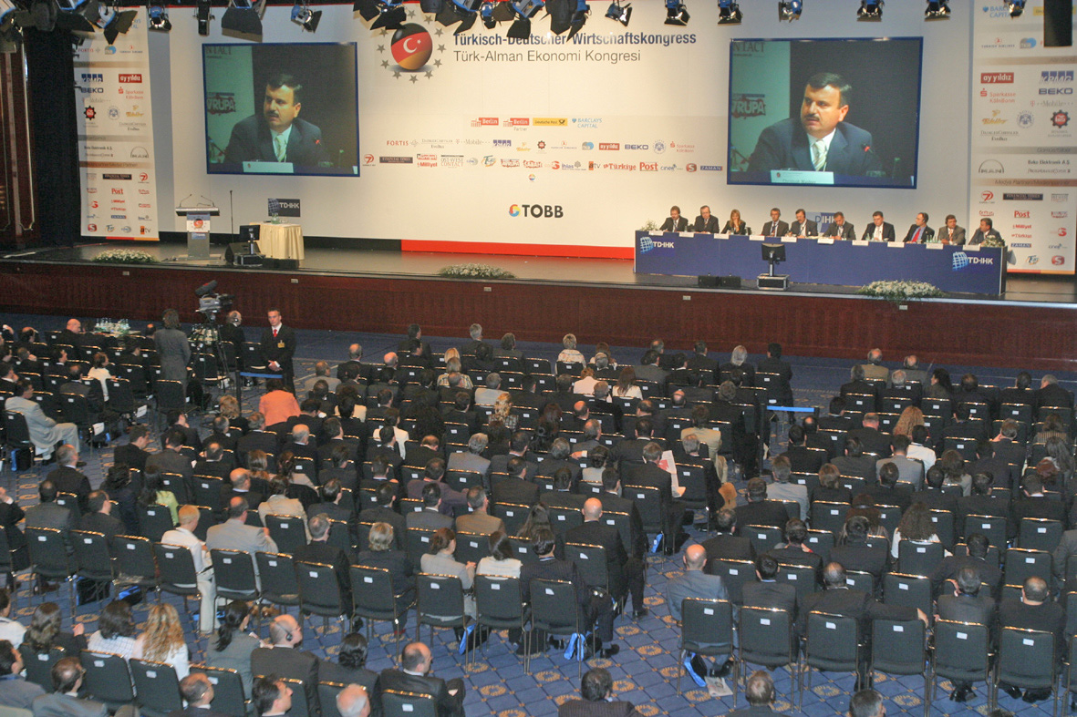 Başkan Akyürek Türk Alman Ekonomi Kongresi'nde Konuştu