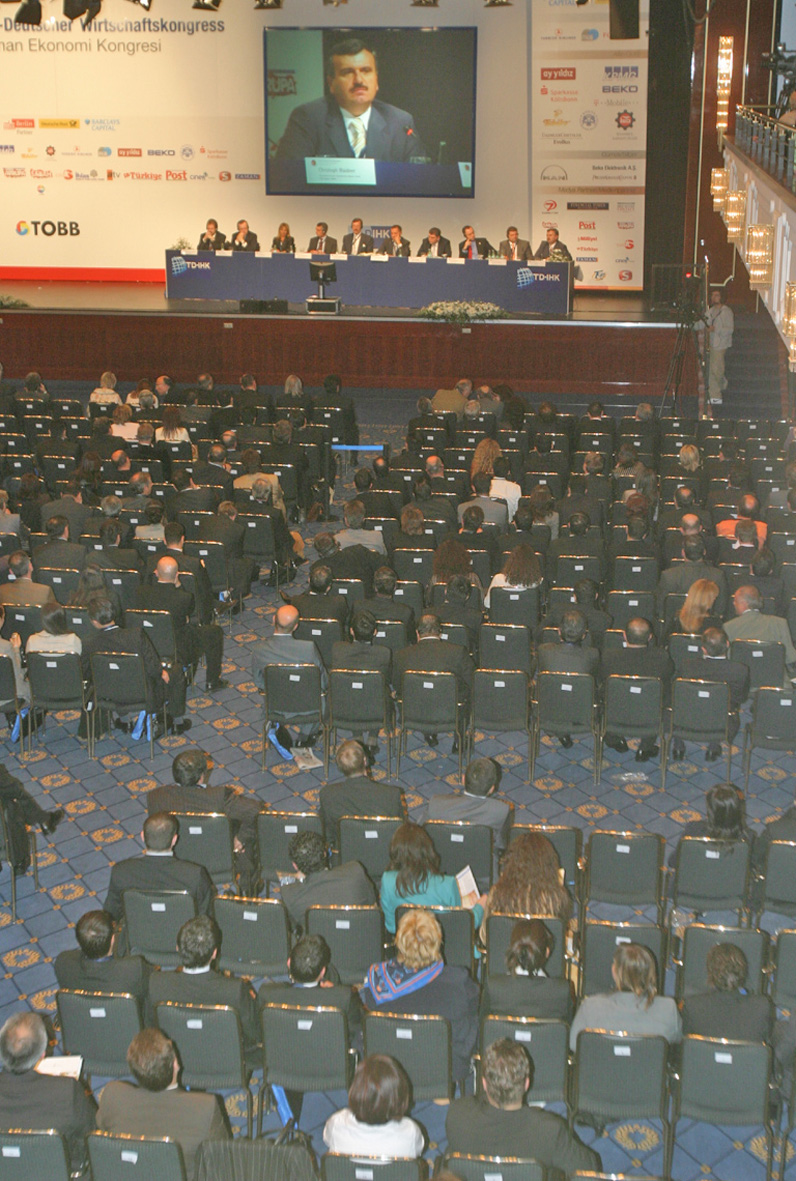 Başkan Akyürek Türk Alman Ekonomi Kongresi'nde Konuştu