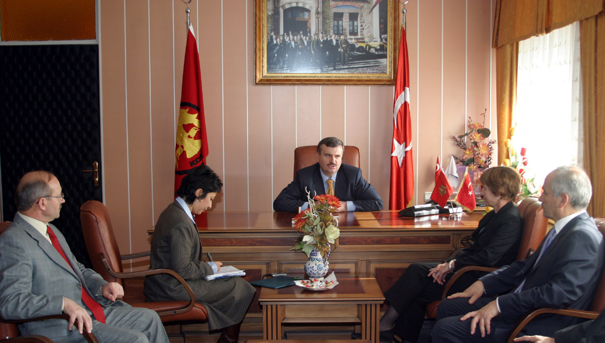 Avustralya Büyükelçisi Dunn Büyükşehir'de