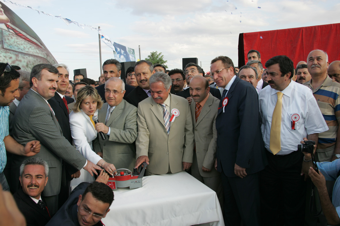 Bakan Çiçek Büyükşehir Belediyesi'ni Ziyaret Etti