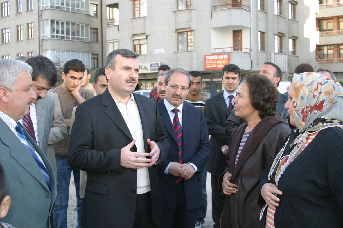 Başkan Akyürek Beyşehir Caddesi Köprülü Kavşağı'nda İncelemelerde Bulundu