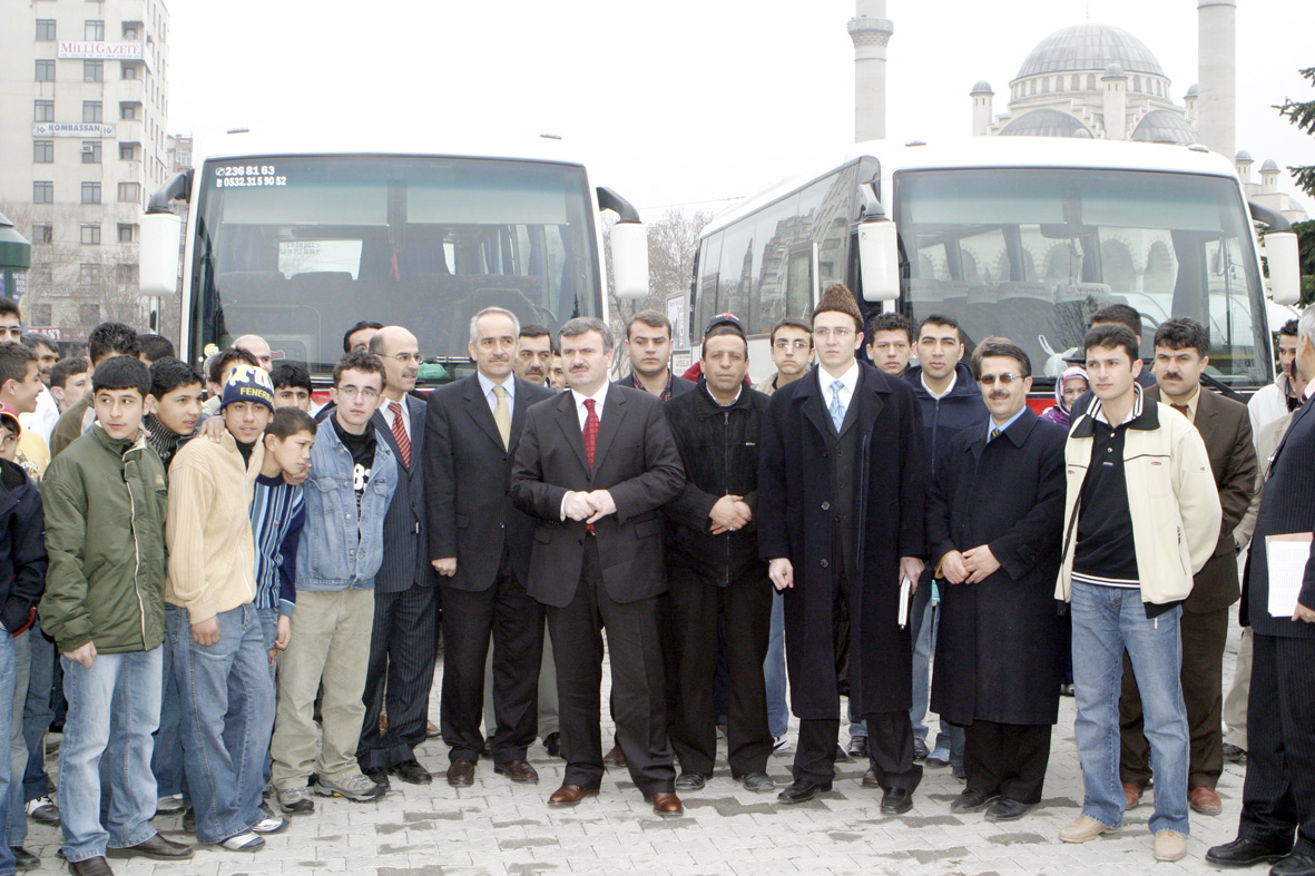 Büyükşehir Belediyesi 65 Öğrenciyi Çanakkale'ye Gönderdi