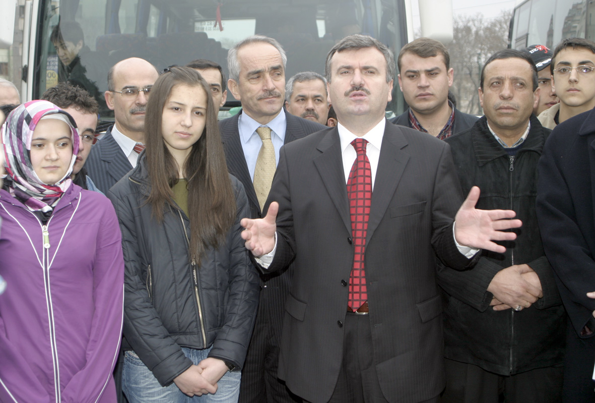 Büyükşehir Belediyesi 65 Öğrenciyi Çanakkale'ye Gönderdi
