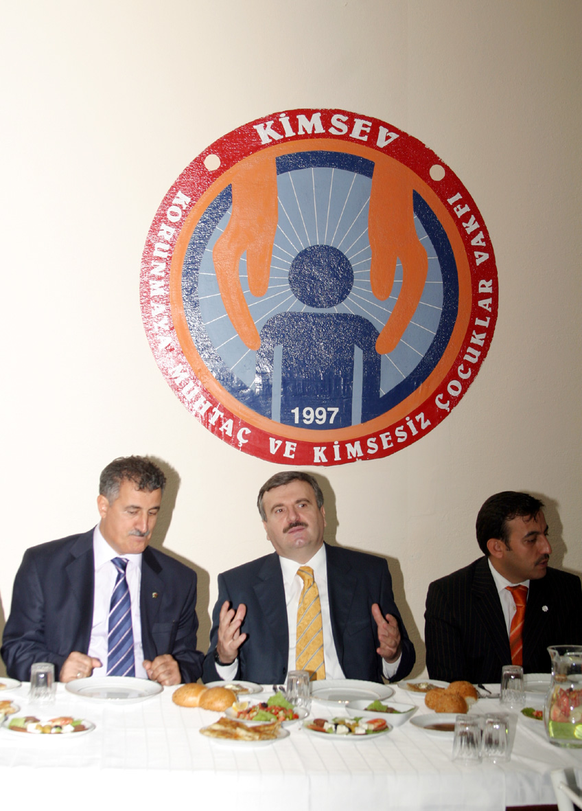 Başkan Akyürek Kimsesiz Çocuklarla İftar Açtı