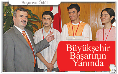 ÖSS'de İlk 100'e Giren Öğrenciler Ödüllendirildi