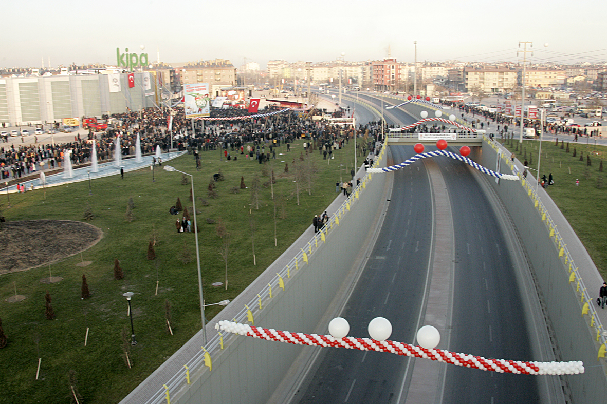 Başbakan Erdoğan Büyükşehir'in 4 Yatırımının Açılışını Yaptı