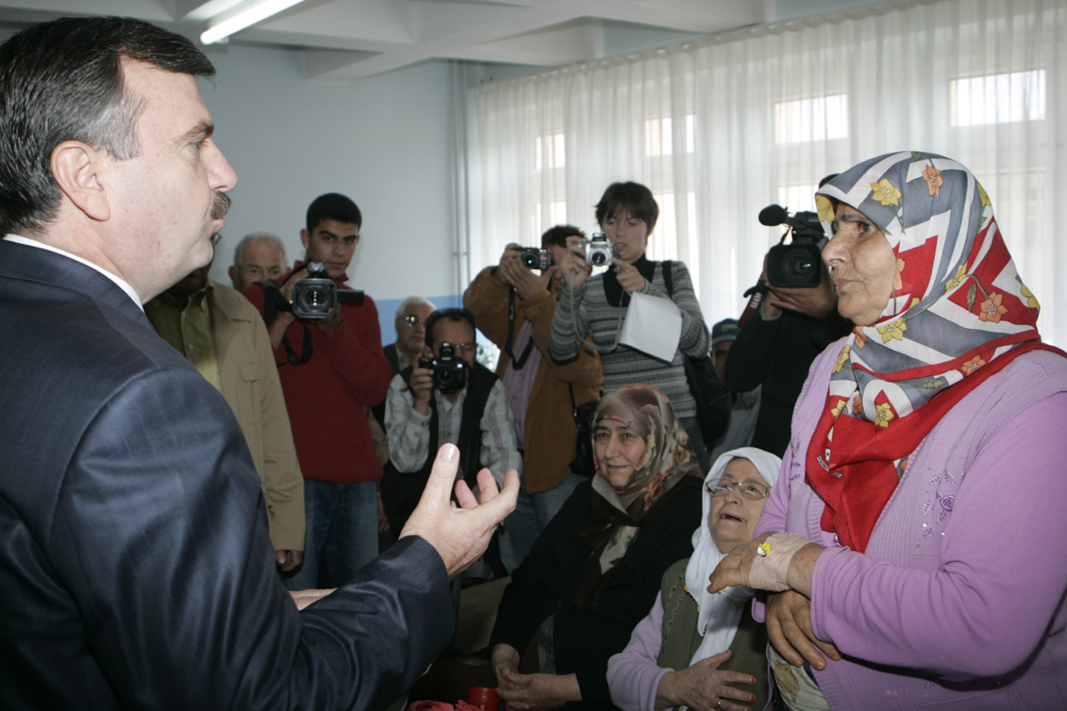 Dünya Yaşlılar Günü'nde Huzurevi Ziyareti