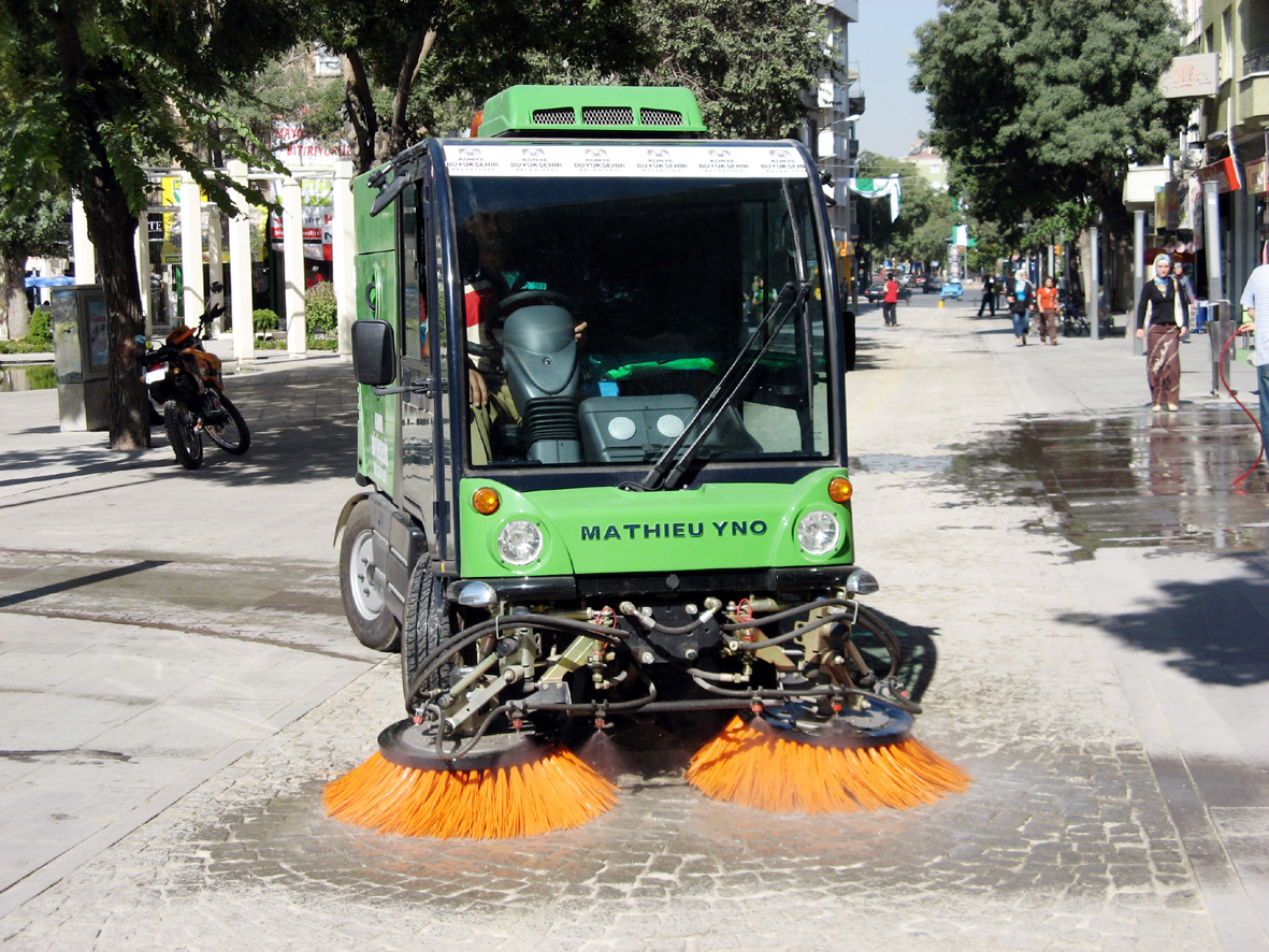 Yeni Temizlik Aracı Hizmete Girdi